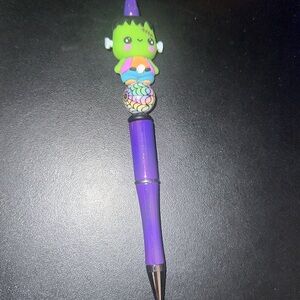 Zombie focal beaded pen